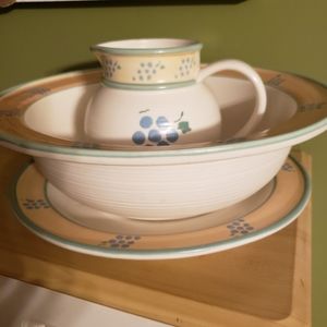 Treasure Craft Wash bin with pitcher